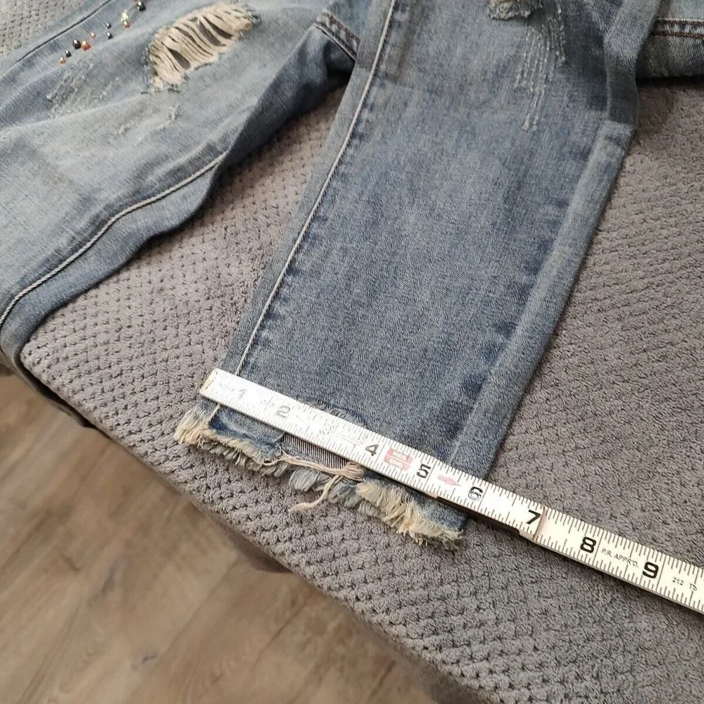 Signature Eight Women's‎ Jeans Sz Small Blue Denim Distressed Embellished TWEE
